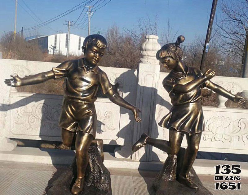 儿童雕塑-公园铜雕景观编花篮儿童雕塑高清图片