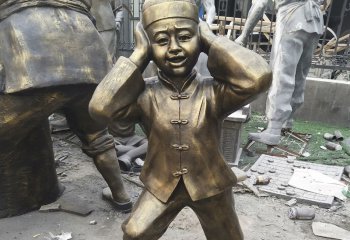 儿童雕塑-景区铜雕捂着耳朵的儿童雕塑