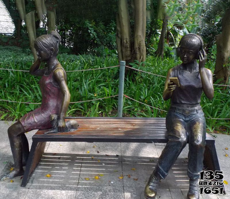 儿童雕塑-现代时尚女孩公园景观铜雕儿童雕塑高清图片