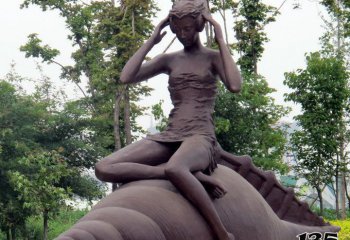 海螺雕塑-公园摆放的驼人的玻璃钢创意海螺雕塑