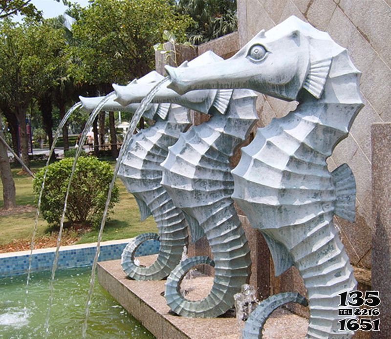 海马雕塑-公园里摆放的四只喷水的青石石雕创意海马雕塑高清图片