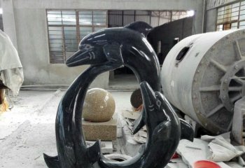 海豚雕塑-场内三只黑色石雕海豚雕塑