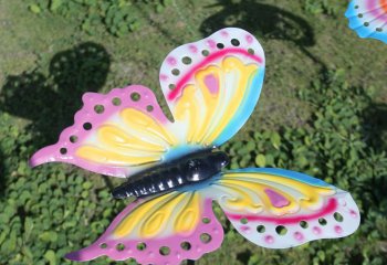 蝴蝶雕塑-草坪玻璃钢景区蝴蝶雕塑