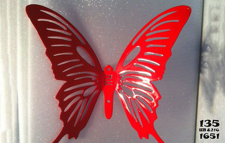 蝴蝶雕塑-室内不锈钢喷漆蝴蝶雕塑高清图片
