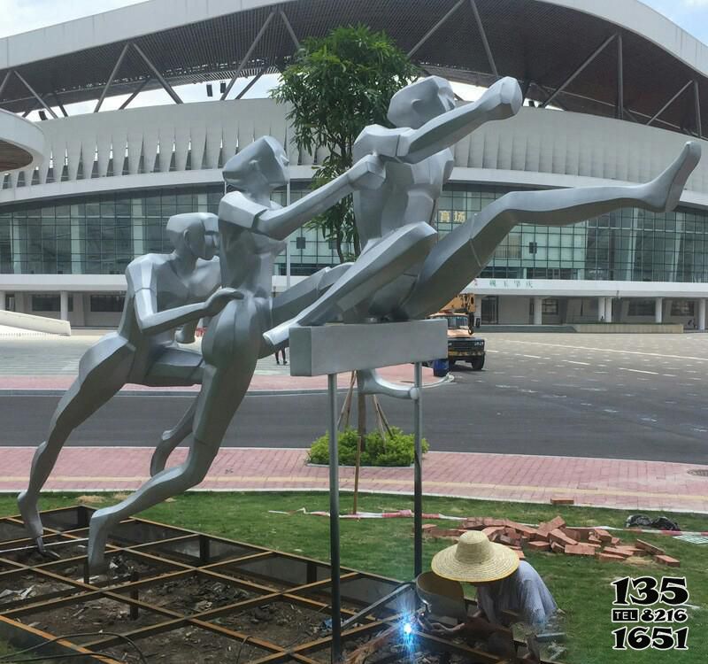 跨栏雕塑-抽象不锈钢体育运动人物雕塑户外广场景观跨栏雕塑高清图片