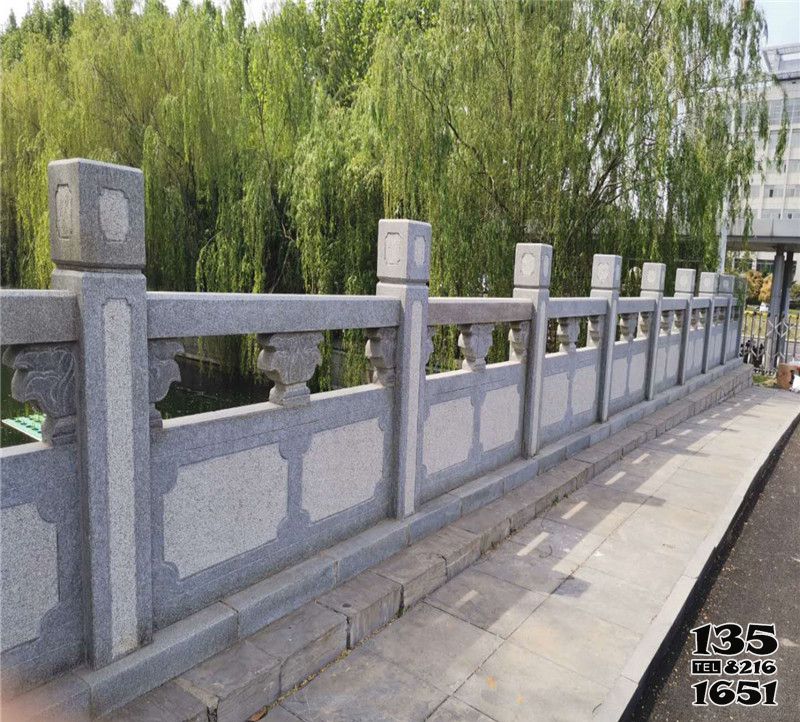 栏杆栏板雕塑-学院公园石桥芝麻灰扶手栏杆雕塑高清图片