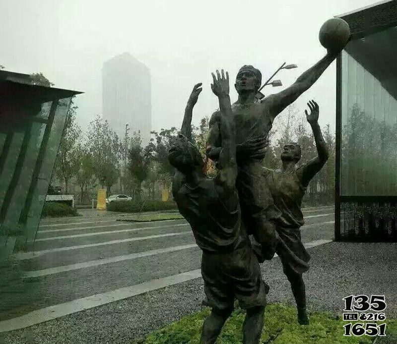 篮球雕塑-打篮球运动公园人物仿铜雕塑高清图片