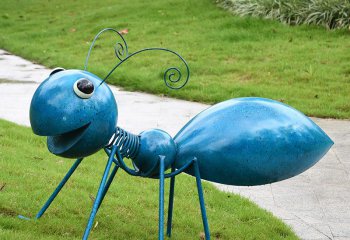 蚂蚁雕塑-海边别墅蓝色抬尾玻璃钢蚂蚁雕塑