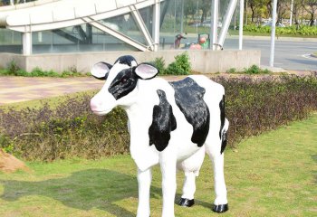 牛雕塑-农场一只大号玻璃钢牛雕塑