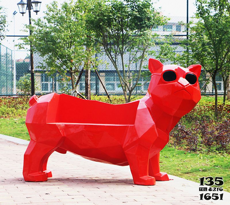 座椅雕塑-园林景区几何块面墨镜红色狗动物座椅摆件玻璃钢雕塑高清图片