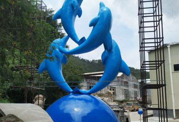 海豚雕塑-景区四只球上蓝色不锈钢海豚雕塑