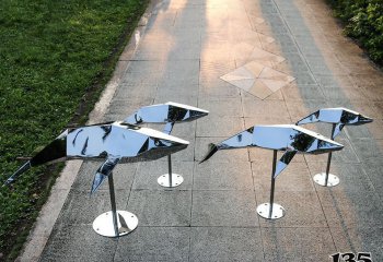 海豚雕塑-游乐园四个抽象不锈钢海豚雕塑