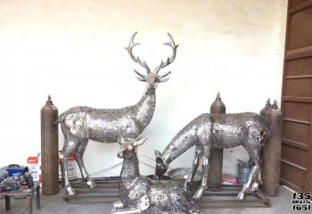 梅花鹿雕塑-公园不锈钢创意三只梅花鹿雕塑
