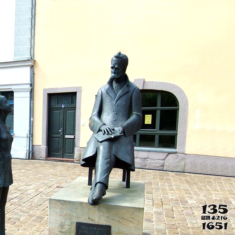 尼采雕塑-世界名人德国著名哲学家铜雕景观尼采雕塑高清图片