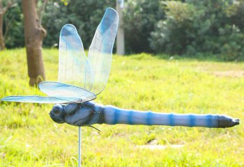 蜻蜓雕塑-步行街卡通蓝色大号玻璃钢蜻蜓雕塑