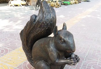 松鼠雕塑-步行街摆放一只不锈钢松鼠雕塑