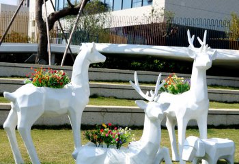 梅花鹿雕塑-公园抽象玻璃钢几何白色梅花鹿雕塑