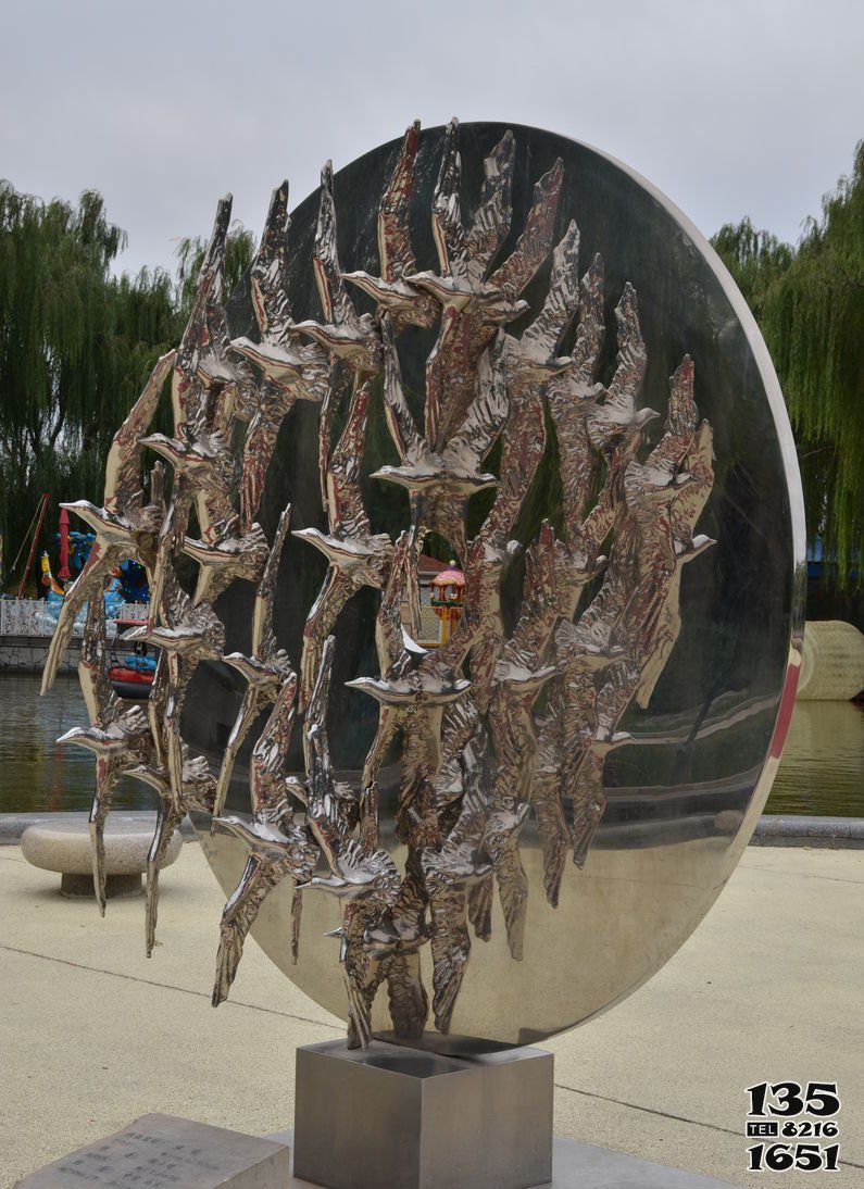 天鹅雕塑-城市不锈钢创新仿真成群飞翔结伴飞翔的天鹅雕塑高清图片