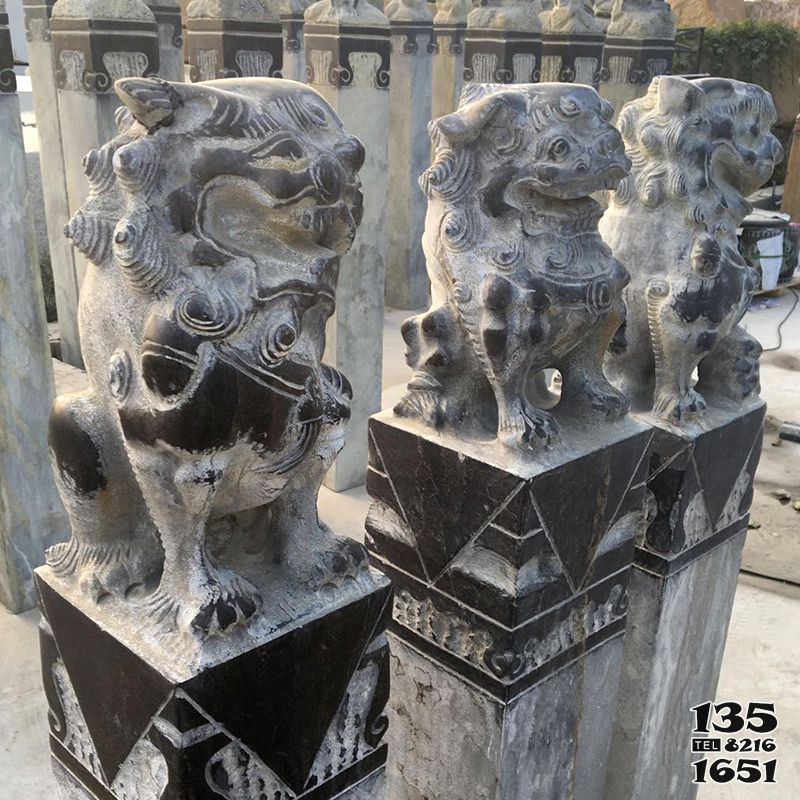 拴马柱雕塑-庭院门前摆放狮子招财拴马柱雕塑高清图片