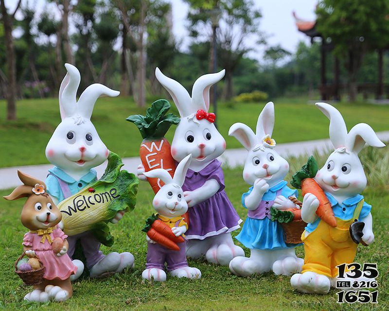兔子雕塑-动物园一群玻璃钢彩绘兔子雕塑高清图片