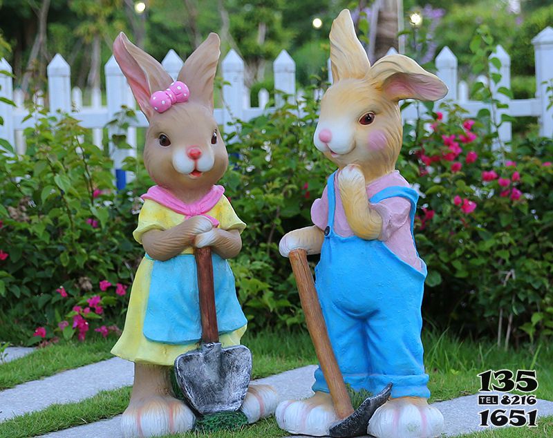 兔子雕塑-儿童乐园两只玻璃钢兔子雕塑高清图片