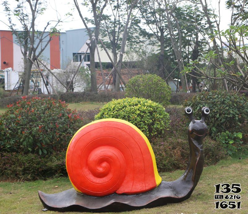 蜗牛雕塑-公园摆放的红色大眼睛玻璃钢彩绘蜗牛雕塑