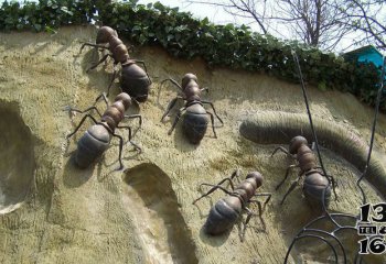 蚂蚁雕塑-小区公园蚂蚁爬墙做旧不锈钢蚂蚁雕塑