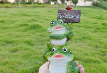 青蛙雕塑-游乐园两只玻璃钢青蛙雕塑