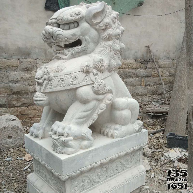 狮子雕塑-石雕大型仿真动物汉白玉庭院别墅狮子雕塑高清图片
