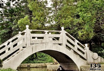 石桥雕塑-园林水景大理石拱桥镂空栏杆雕塑