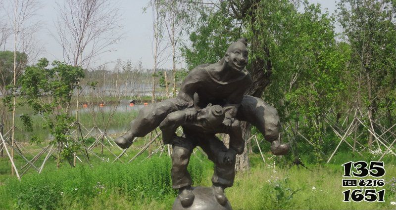 跳山羊雕塑-园林户外铜雕站在球上面跳山羊雕塑高清图片