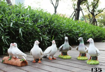 鸽子雕塑-公园户外农场仿真童趣彩绘玻璃钢鸽子雕塑