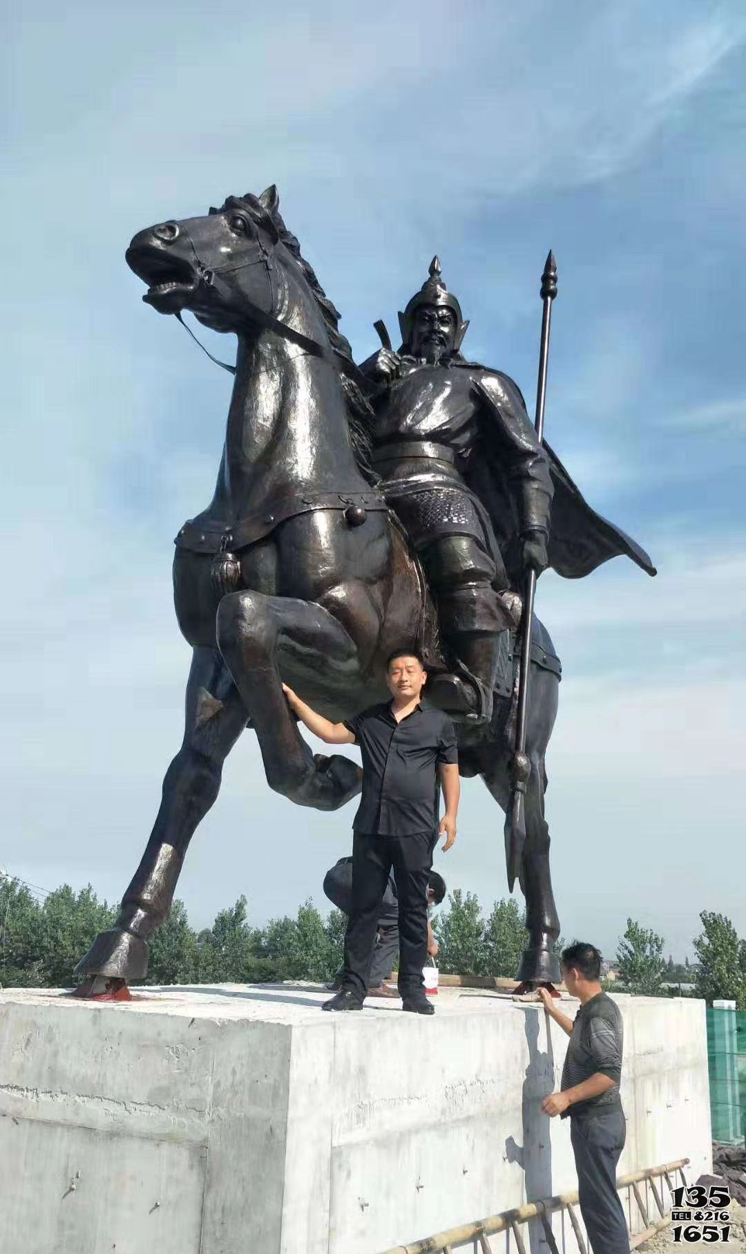骑马雕塑-古代铜雕广场将军骑马雕塑高清图片