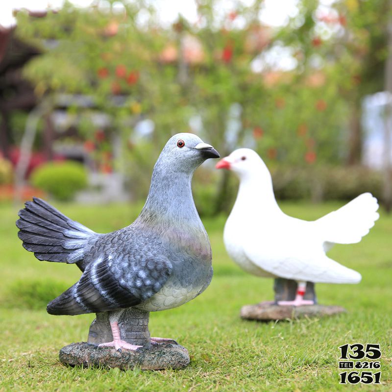 鸽子雕塑-公园草坪创意童趣仿真动物鸽子雕塑高清图片