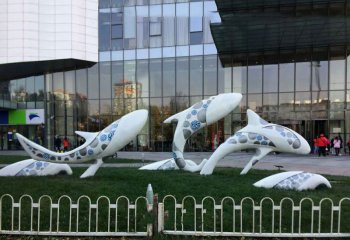 海豚雕塑-商厦草坪一群跳跃的不锈钢海豚雕塑