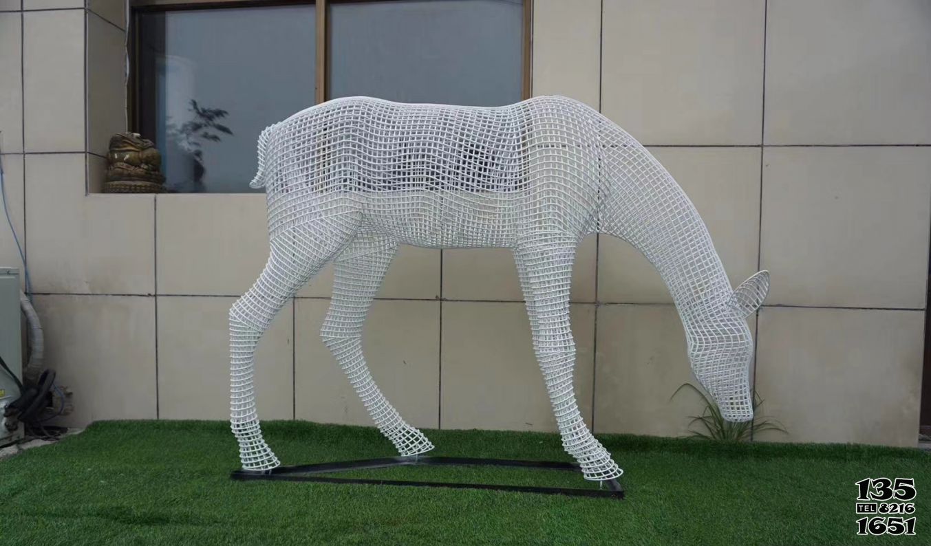 鹿雕塑-别墅小区不锈钢镂空鹿雕塑