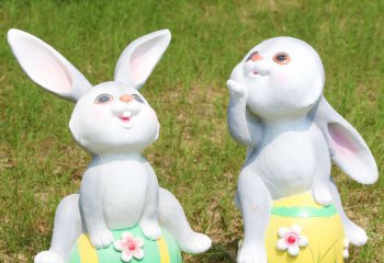 兔子雕塑-校园两只白色玻璃钢兔子雕塑