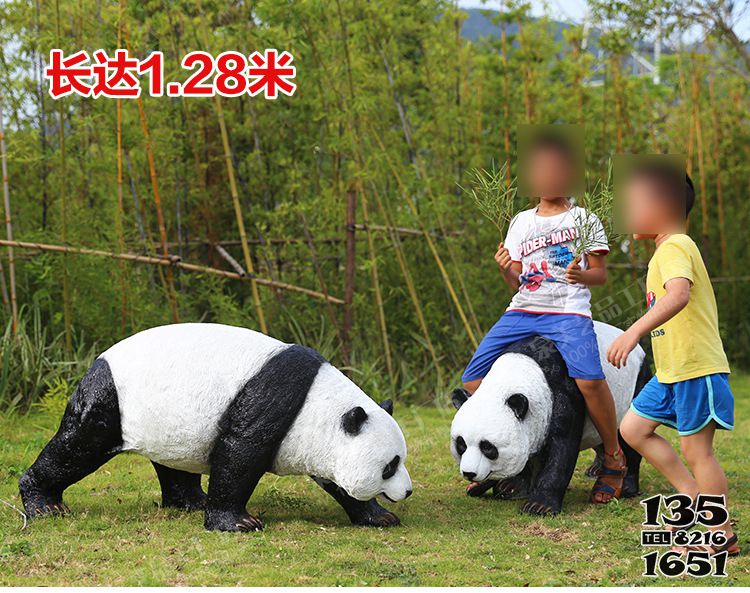 熊猫雕塑-公园大型户外彩绘公仔熊猫玻璃钢雕塑高清图片