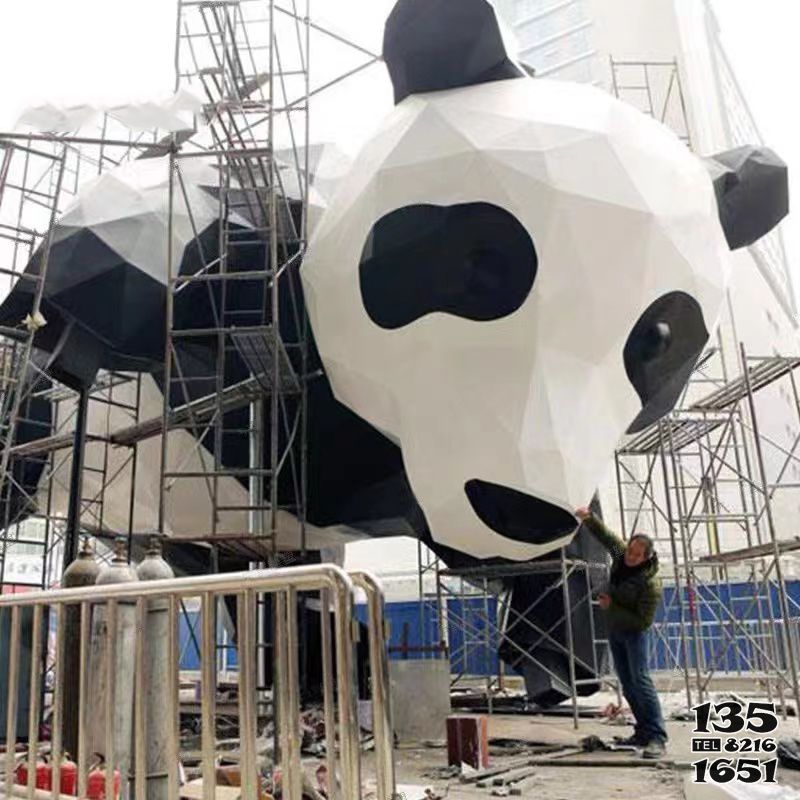 熊猫雕塑-城市户外大型仿真玻璃钢几何熊猫雕塑