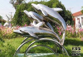 海豚雕塑-花丛中四只不锈钢镜面海豚雕塑