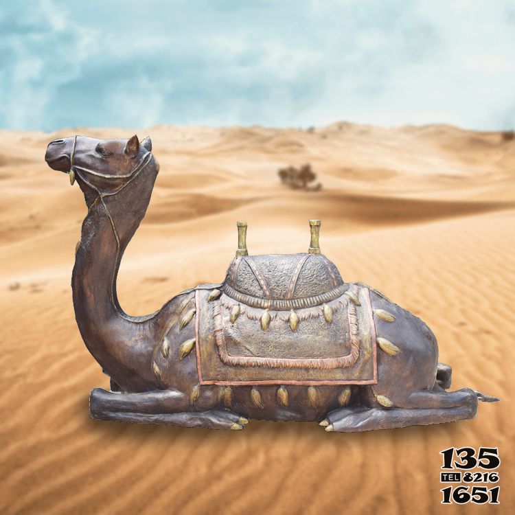 骆驼雕塑-公园里摆放的一只可以坐人的玻璃钢创意骆驼雕塑高清图片