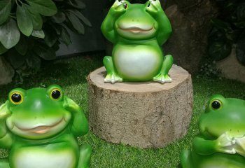 青蛙雕塑-海边三只个性的玻璃钢青蛙雕塑