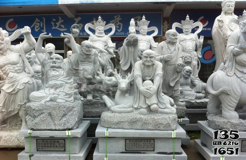 十八罗汉雕塑-景区寺庙大理石石雕坐着的佛像十八罗汉雕塑高清图片