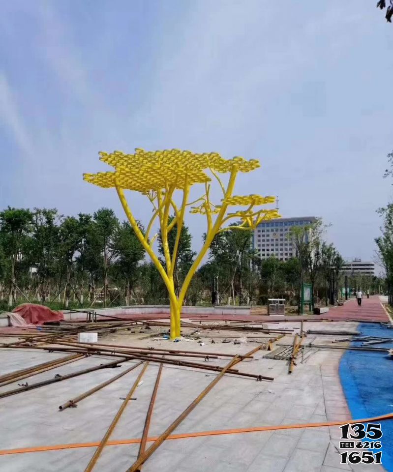 树雕塑-不锈钢广场景观黄色镂空树高清图片