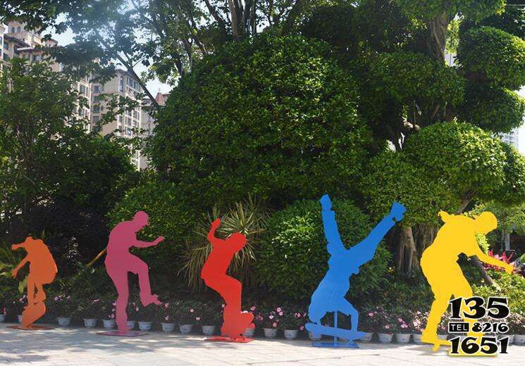 滑板雕塑-公园创意不锈钢滑板人物雕塑高清图片