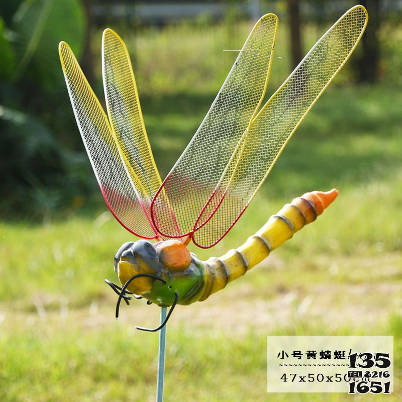 蜻蜓雕塑-商场幼儿园街边翅膀镂空玻璃钢蜻蜓雕塑高清图片