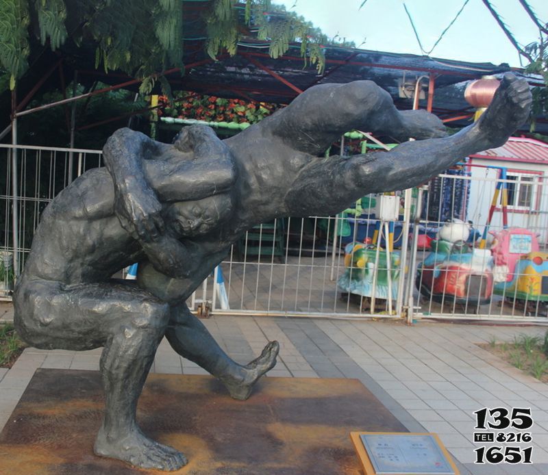 摔跤雕塑-游乐场摆放摔跤人物青铜雕塑高清图片