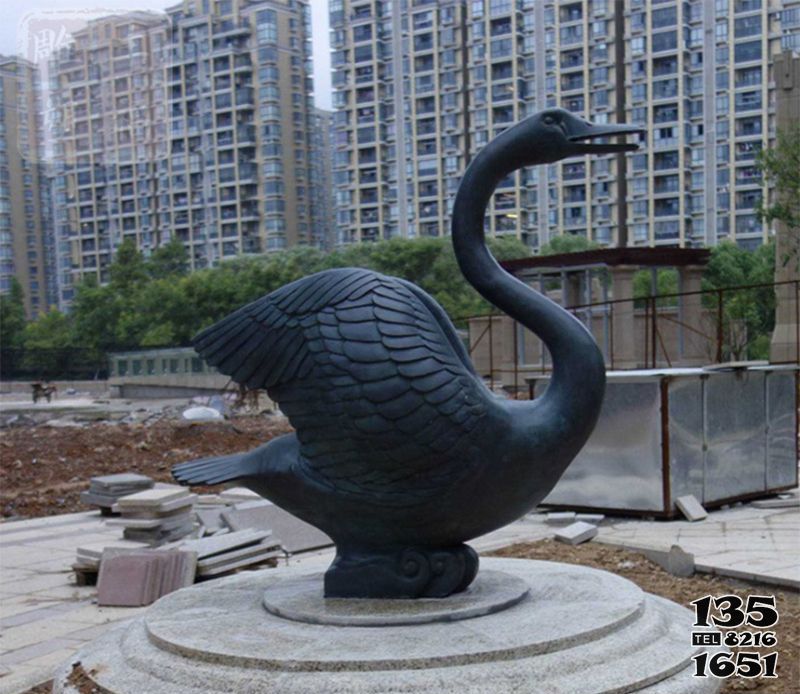 天鹅雕塑-公园不锈钢喷漆切面黑天鹅雕塑高清图片