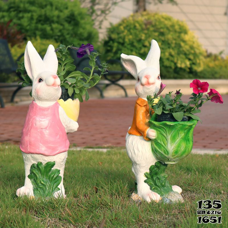 兔子雕塑-玻璃钢彩绘可爱童趣户外摆件兔子雕塑高清图片
