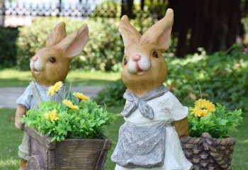 兔子雕塑-花园摆件两只带花篮的树脂兔子雕塑